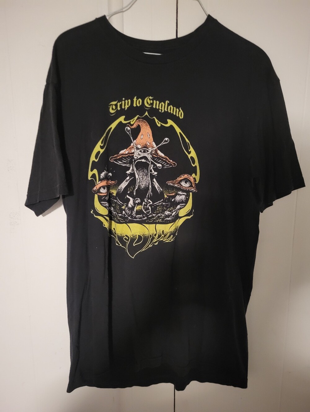 Trip to England Graphic Mushroom Tee - Black
